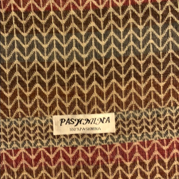 HP🎉100% Pashmina scarf/wrap/shawl  29”x69” - Picture 9 of 10